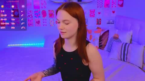 Snapshot of _reverse_gang_ chatting on 02/09/25, 06:54 LISSAPVT IS OPEN online show from 02/09/25, 06:54