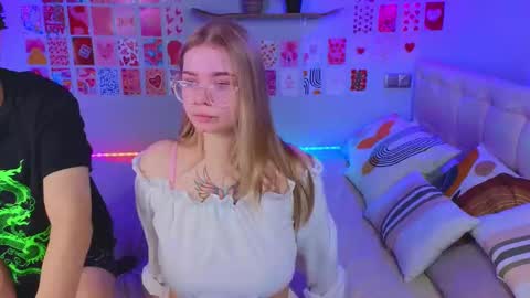Snapshot of _reverse_gang_ chatting on 02/10/25, 12:30 LISSAPVT IS OPEN online show from 02/10/25, 12:30
