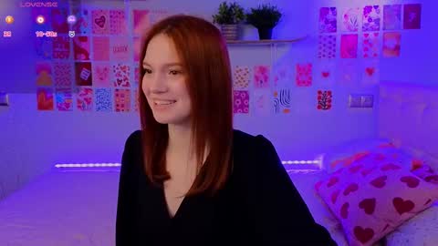 Snapshot of _reverse_gang_ chatting on 02/11/25, 10:04 LISSAPVT IS OPEN online show from 02/11/25, 10:04