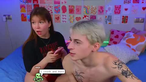Snapshot of _reverse_gang_ chatting on 02/22/25, 01:13 LISSAPVT IS OPEN online show from 02/22/25, 01:13