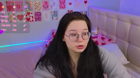 Snapshot of _reverse_gang_ chatting on 02/22/25, 10:31 LISSAPVT IS OPEN online show from 02/22/25, 10:31