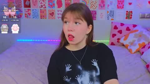 Snapshot of _reverse_gang_ chatting on 02/23/25, 11:22 LISSAPVT IS OPEN online show from 02/23/25, 11:22