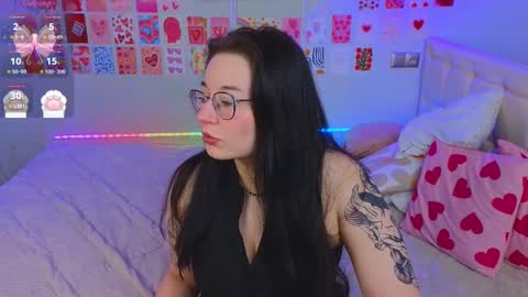 Snapshot of _reverse_gang_ chatting on 02/24/25, 12:30 LISSAPVT IS OPEN online show from 02/24/25, 12:30