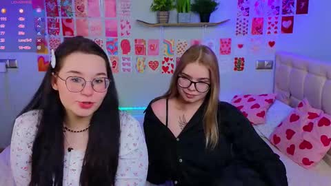 Snapshot of _reverse_gang_ chatting on 02/28/25, 12:54 LISSAPVT IS OPEN online show from 02/28/25, 12:54