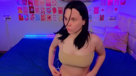 Snapshot of _reverse_gang_ chatting on 03/01/25, 11:06 LISSAPVT IS OPEN online show from 03/01/25, 11:06