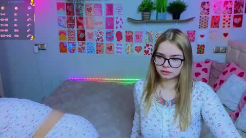 Snapshot of _reverse_gang_ chatting on 03/07/25, 12:34 LISSAPVT IS OPEN online show from 03/07/25, 12:34