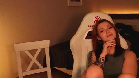 LISSAPVT IS OPEN online show from 11/18/25, 02:32