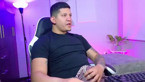 Snapshot of _robertobaggio chatting on 07/17/26, 12:23 Roberto online show from 07/17/26, 12:23