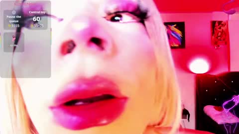 Snapshot of _rosedewitt_ chatting on 04/01/26, 07:11 Rose De Witt online show from 04/01/26, 07:11
