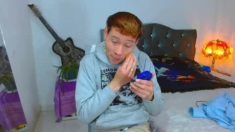 santi online show from 04/23/26, 02:46