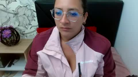 _saraximena_ online show from 07/22/26, 06:38