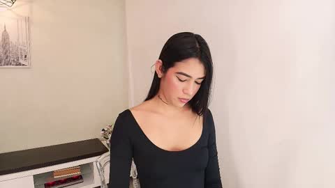 Snapshot of _sassy_girl chatting on 10/14/25, 06:31 Sassy Girl online show from 10/14/25, 06:31