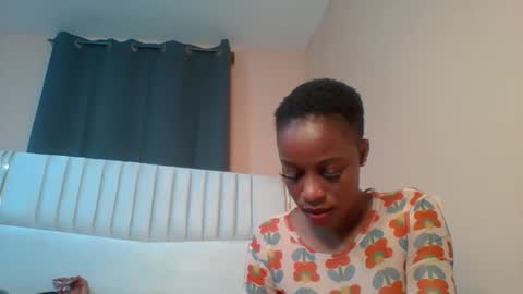 Snapshot of _sassydiva_ chatting on 11/19/25, 11:32 _sassydiva_ online show from 11/19/25, 11:32