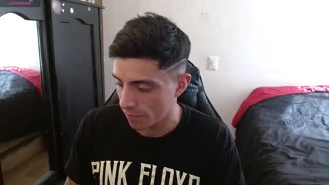 Snapshot of _schnnneider_ chatting on 09/11/25, 07:47 SCHNEIDER online show from 09/11/25, 07:47