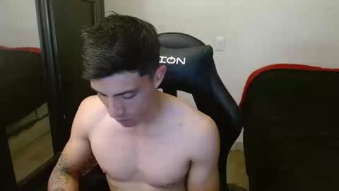 Snapshot of _schnnneider_ chatting on 09/24/25, 04:05 SCHNEIDER online show from 09/24/25, 04:05