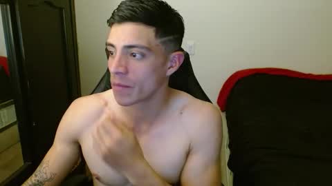 Snapshot of _schnnneider_ chatting on 10/08/25, 12:30 SCHNEIDER online show from 10/08/25, 12:30