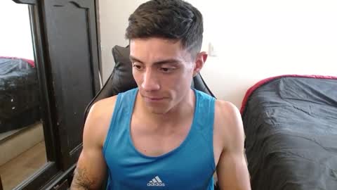 Snapshot of _schnnneider_ chatting on 10/10/25, 08:30 SCHNEIDER online show from 10/10/25, 08:30