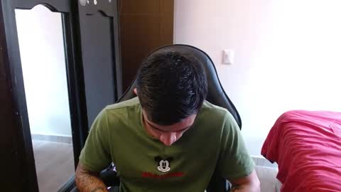 Snapshot of _schnnneider_ chatting on 10/14/25, 06:20 SCHNEIDER online show from 10/14/25, 06:20