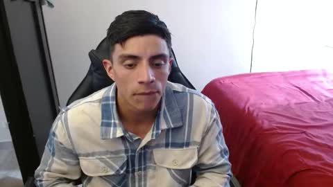 Snapshot of _schnnneider_ chatting on 10/16/25, 08:10 SCHNEIDER online show from 10/16/25, 08:10