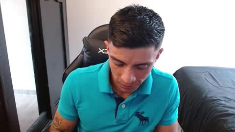 Snapshot of _schnnneider_ chatting on 10/28/25, 03:58 SCHNEIDER online show from 10/28/25, 03:58