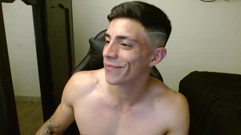 Snapshot of _schnnneider_ chatting on 10/29/25, 04:26 SCHNEIDER online show from 10/29/25, 04:26