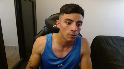 Snapshot of _schnnneider_ chatting on 10/31/25, 09:27 SCHNEIDER online show from 10/31/25, 09:27