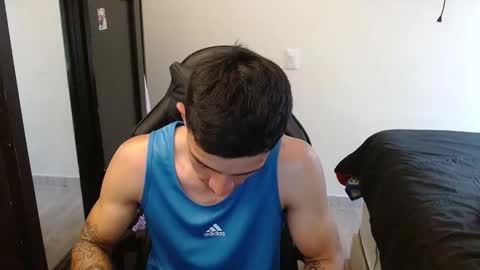 Snapshot of _schnnneider_ chatting on 11/02/25, 09:06 SCHNEIDER online show from 11/02/25, 09:06