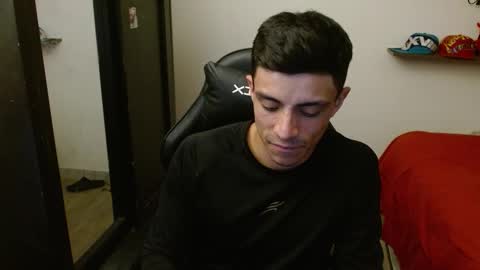 Snapshot of _schnnneider_ chatting on 11/12/25, 10:41 SCHNEIDER online show from 11/12/25, 10:41