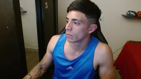 Snapshot of _schnnneider_ chatting on 11/25/25, 05:18 SCHNEIDER online show from 11/25/25, 05:18