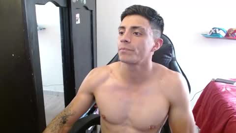 Snapshot of _schnnneider_ chatting on 11/25/25, 08:31 SCHNEIDER online show from 11/25/25, 08:31