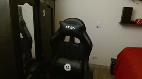 Snapshot of _schnnneider_ chatting on 11/27/25, 10:56 SCHNEIDER online show from 11/27/25, 10:56