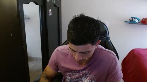 Snapshot of _schnnneider_ chatting on 12/01/25, 08:47 SCHNEIDER online show from 12/01/25, 08:47