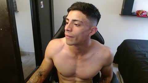 Snapshot of _schnnneider_ chatting on 12/05/25, 04:25 SCHNEIDER online show from 12/05/25, 04:25