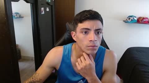 Snapshot of _schnnneider_ chatting on 12/17/25, 05:30 SCHNEIDER online show from 12/17/25, 05:30