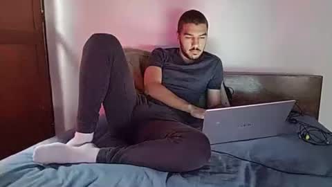 Snapshot of _sebas69 chatting on 11/16/25, 01:49 _sebas69 online show from 11/16/25, 01:49