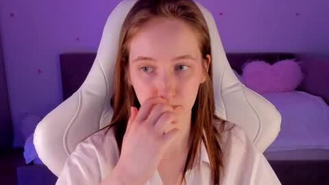 _secretelly_ online show from 11/17/25, 11:16