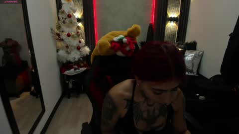 Snapshot of _selene_red chatting on 12/21/24, 05:40 Selene online show from 12/21/24, 05:40