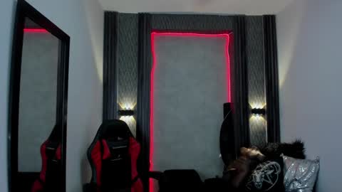 Snapshot of _selene_red chatting on 01/11/25, 05:40 Selene online show from 01/11/25, 05:40
