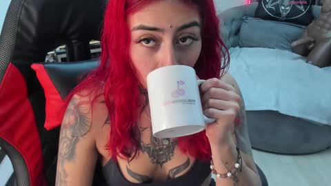 Snapshot of _selene_red chatting on 02/07/25, 02:47 Selene online show from 02/07/25, 02:47