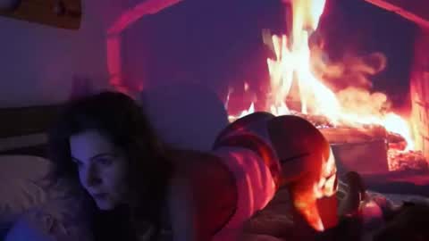 Snapshot of _sensualia_ chatting on 12/03/25, 09:35 Lia online show from 12/03/25, 09:35