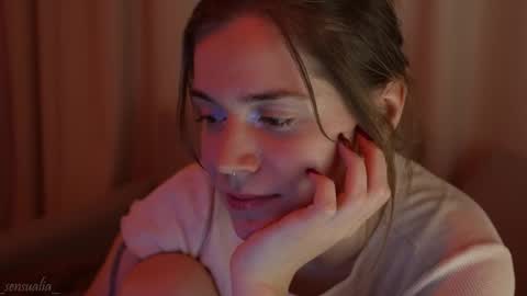 Snapshot of _sensualia_ chatting on 01/05/26, 08:23 Lia online show from 01/05/26, 08:23