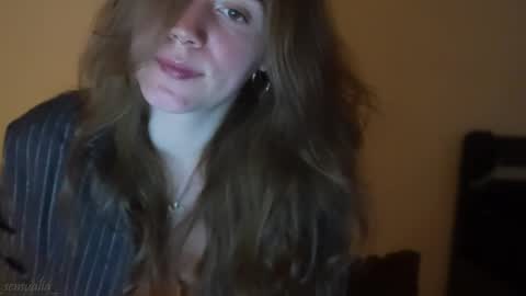Snapshot of _sensualia_ chatting on 05/04/26, 08:16 Lia online show from 05/04/26, 08:16