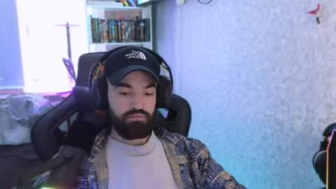 Snapshot of _serious_man chatting on 10/02/25, 12:01 Ask me online show from 10/02/25, 12:01