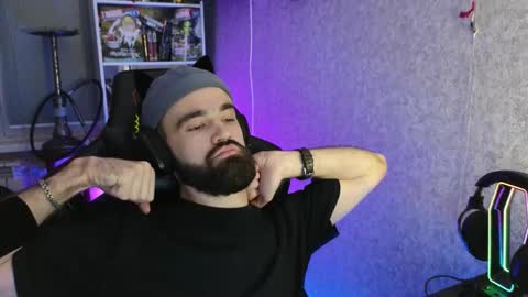 Snapshot of _serious_man chatting on 10/31/25, 06:31 Ask me online show from 10/31/25, 06:31