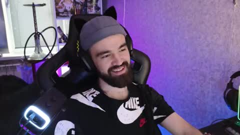 Snapshot of _serious_man chatting on 11/01/25, 06:37 Ask me online show from 11/01/25, 06:37