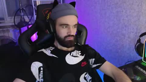 Snapshot of _serious_man chatting on 11/01/25, 06:43 Ask me online show from 11/01/25, 06:43