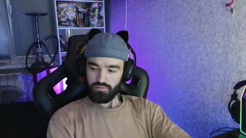 Snapshot of _serious_man chatting on 11/03/25, 08:10 Ask me online show from 11/03/25, 08:10