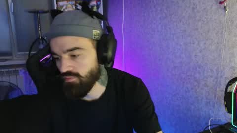 Snapshot of _serious_man chatting on 11/06/25, 02:34 Ask me online show from 11/06/25, 02:34