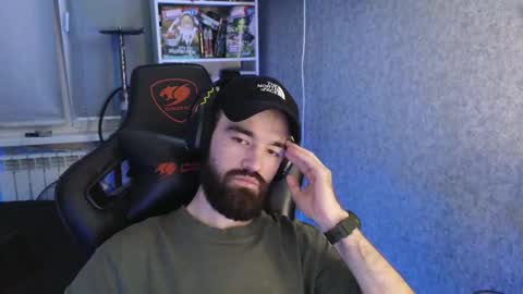 Snapshot of _serious_man chatting on 11/12/25, 08:08 Ask me online show from 11/12/25, 08:08