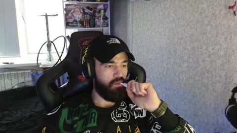 Snapshot of _serious_man chatting on 11/14/25, 08:24 Ask me online show from 11/14/25, 08:24